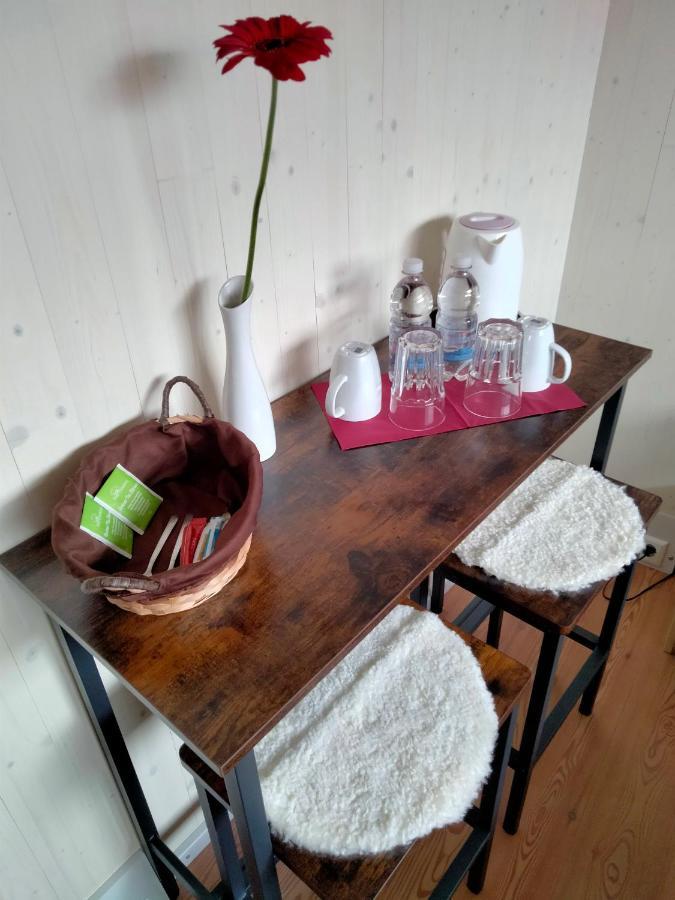 Waterside Living - Hausboot Linz Hotel Esterno foto